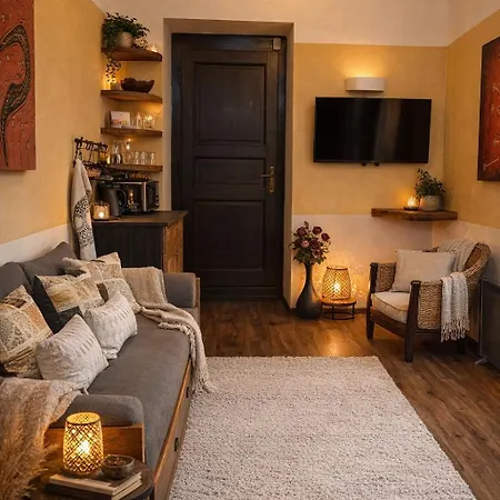 公寓 Cozy Private For Couples & Solo Travelers